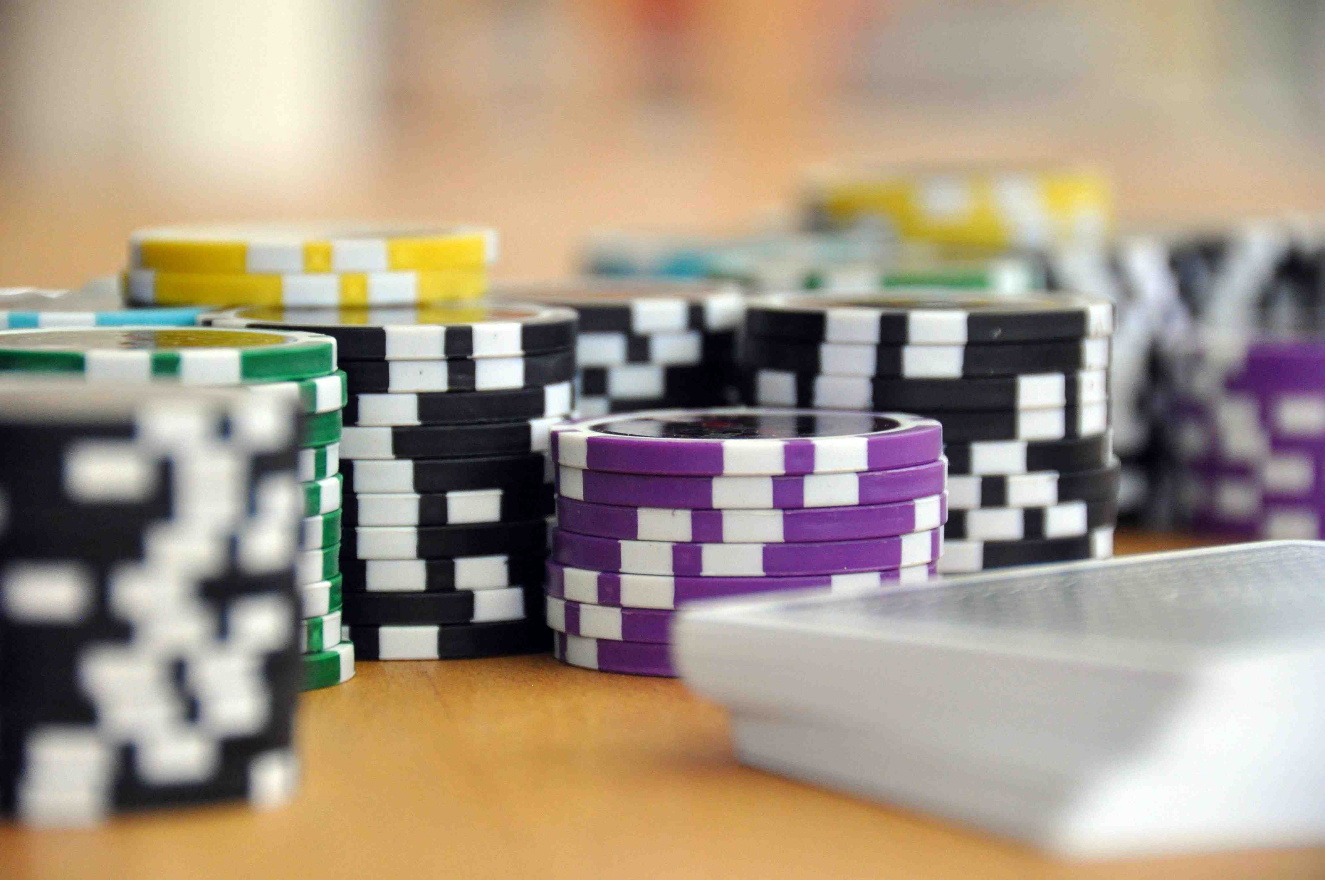 Live casino dealer table games on phtaya vip for Filipino members